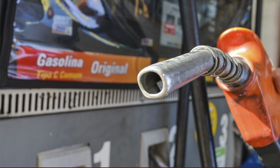 Lorry driver strike diesel fuel Brazil