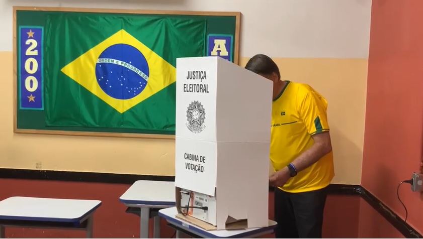 President Bolsonaro votes in a school in Rio de Janeiro