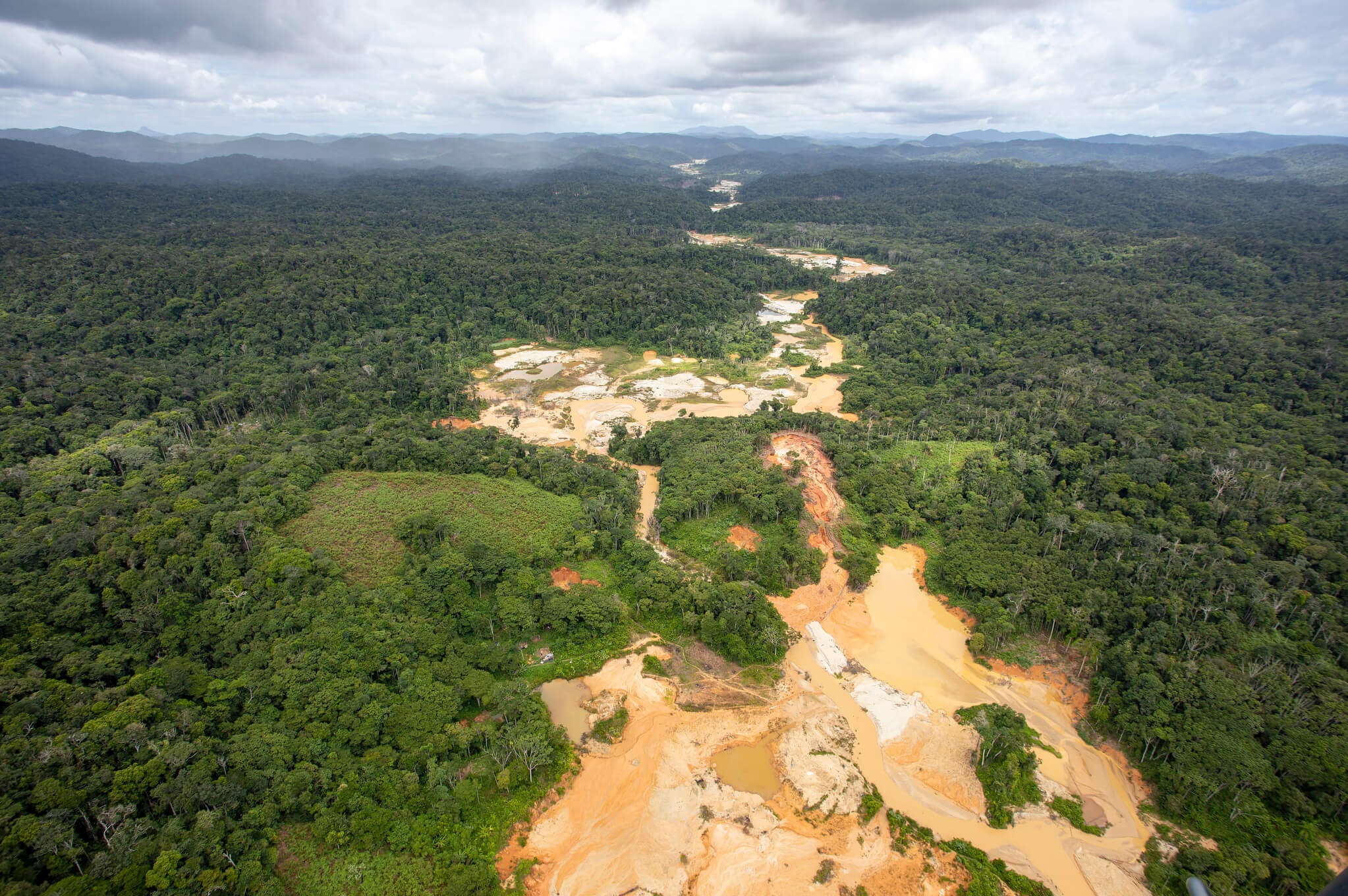 Brazil aerial photos show miners' devastation of indigenous people's land, Global development