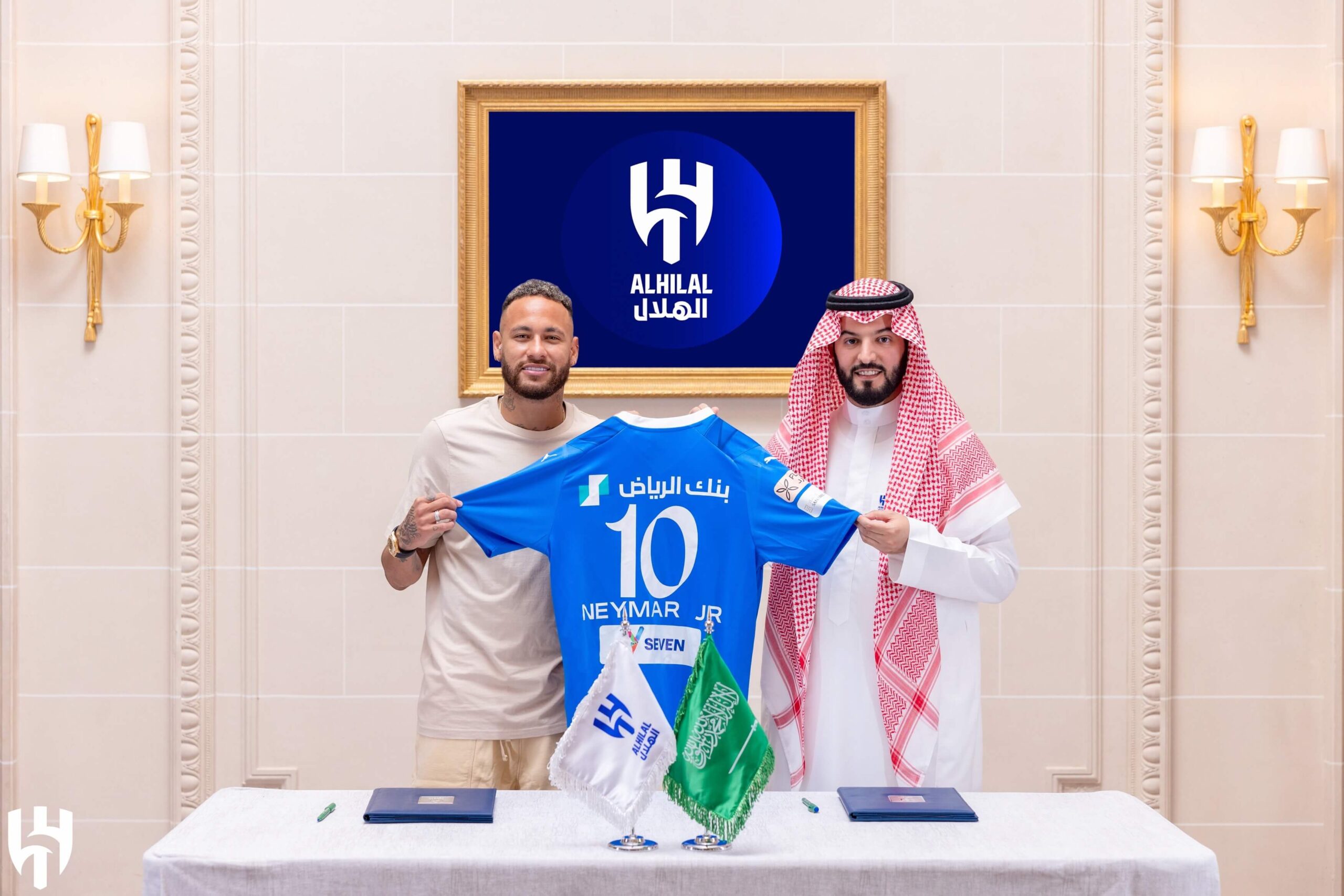Neymar next to the chairman of Al-Hilal Directors Board, Fahad Bin Saad Bin Nafel (Al-Hilal courtesy)
